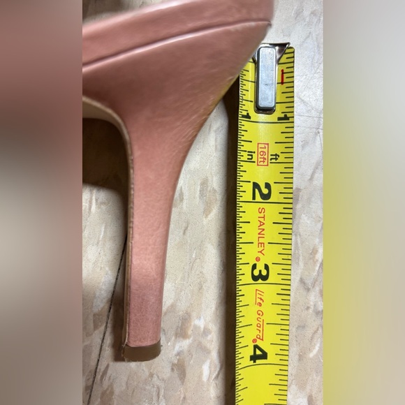 Michael Kors Becky Light Rose Leather Sandal Criss Cross Gold Buckle Women 9.5 - Picture 9 of 11